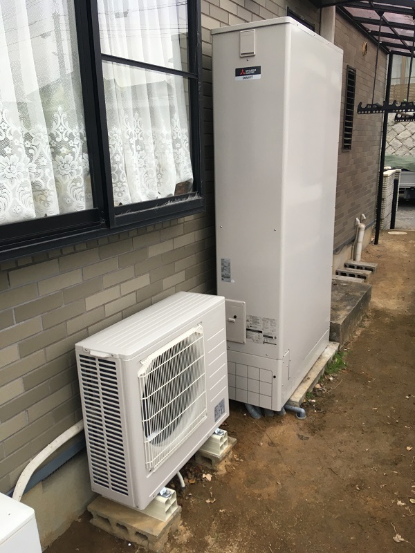 東京都足立区・A様　エコキュートから水漏れ　新しいエコキュートへ交換 (1)