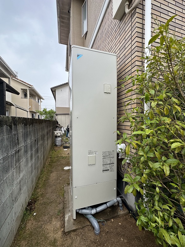 岡山県浅口郡里庄町・O様邸　水漏れがするエコキュートを新しくお買い換え (2)